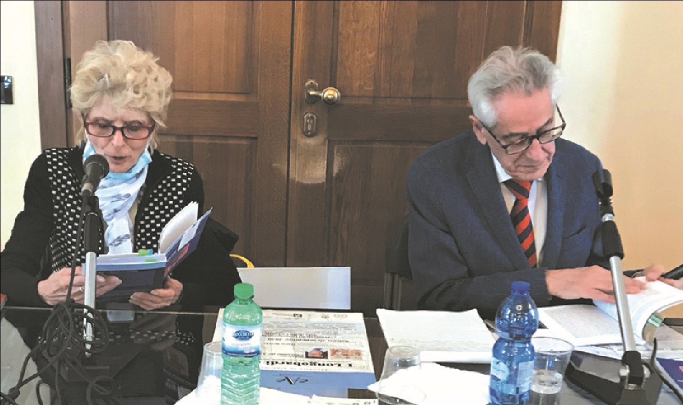 Maria Brivio e Giacomo de Antonellis al tavolo dei relatori