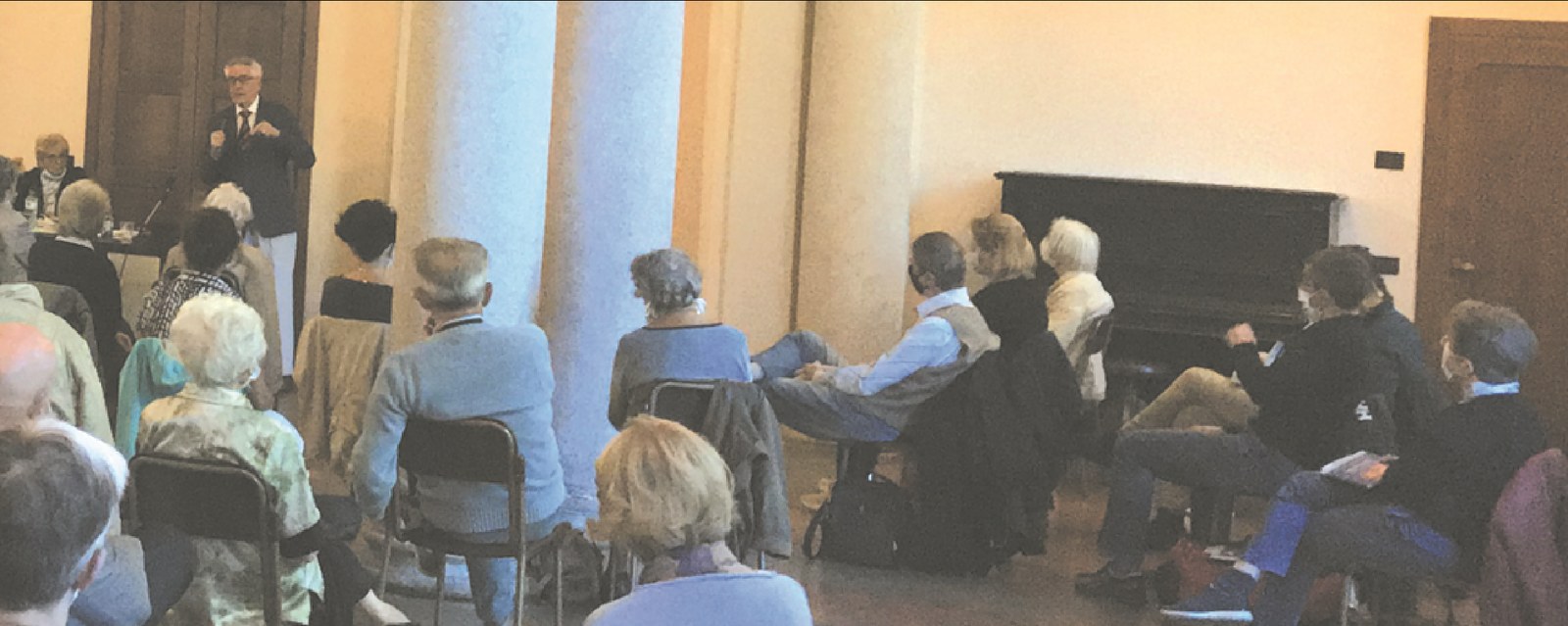Giacomo de Antonellis durante la conferenza sui Longobardi